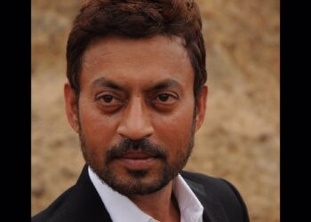 बुक रिव्यू-कोरे पन्नों पर लिखी इरफान की दास्तान