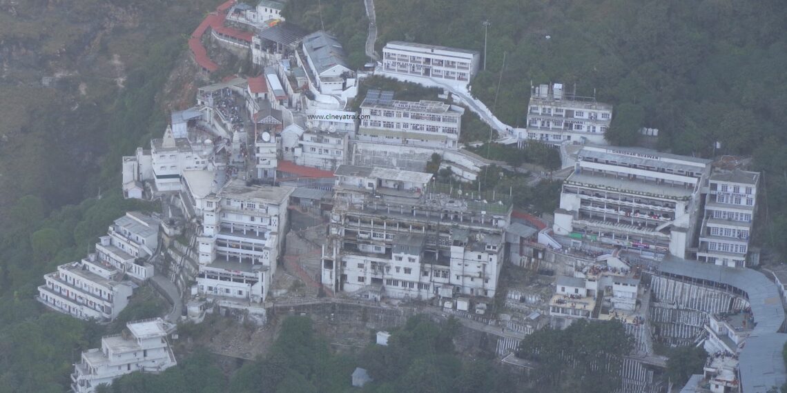 यात्रा-सांझी छत से हैलीकॉप्टर की सवारी (भाग-5)